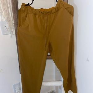 Lulu cropped joggers